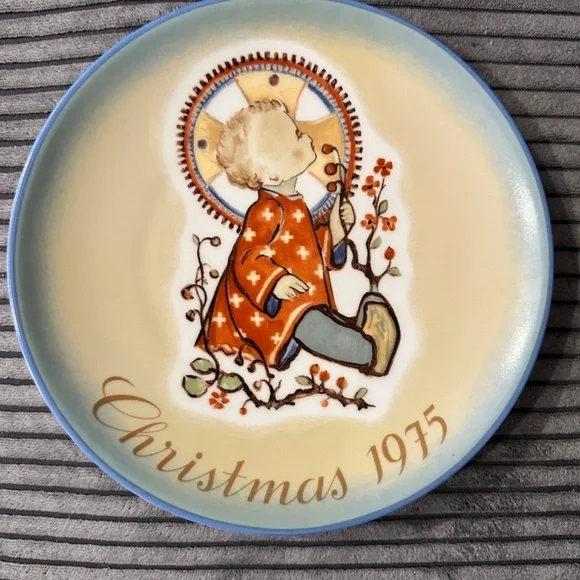 Sister Berta Hummel Plates Limited Edition | 1972, 1973, 1975, 1976, 1978, 1979 - Picture 5 of 12